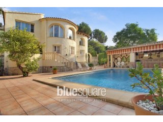 Immaculate 4 Bedroom 4 Bathroom Villa..