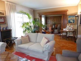 5 bedroom Flat For Sale: BARCELONA..