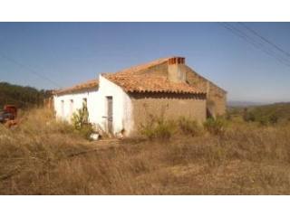 Farm with 108.100 sqm, located in the..