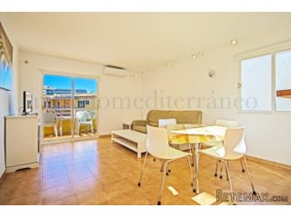 Property ideal for holidays. This top floor is located only..