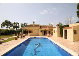 Spectacular luxury villa nestled in a..