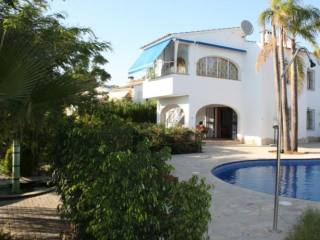 6 Bedrooms - Villa - Alicante - For Sale