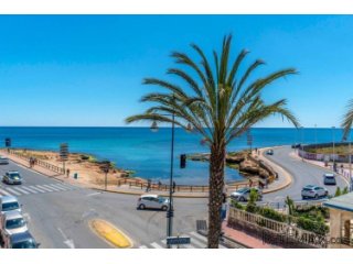 This beautiful apartment on the 2nd floor is located..