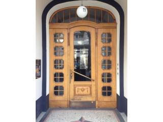 Beautiful Altbau Apartment in Top..