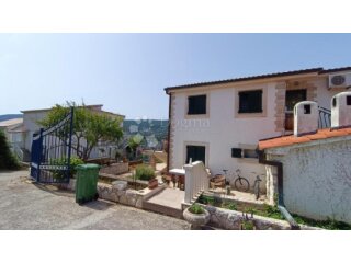 Kuća s 4 apartmana - Marina