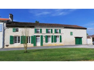 3 Bedroom Stone House With Garden..