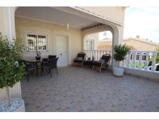 Lovely Townhouse In Quesada