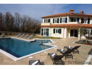 EKSKLUZIVNA VILA S BAZENOM 5 *