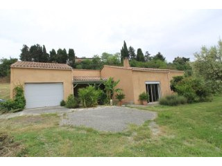 4 Bedrooms - Villa -..