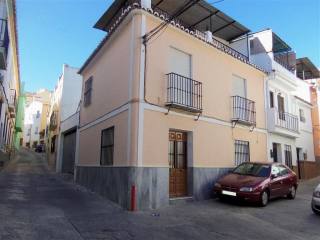 Town House - Fantastic corner townhouse..