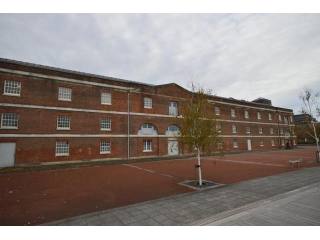 Unfurnished 2 bedroom Flat For Rent:..