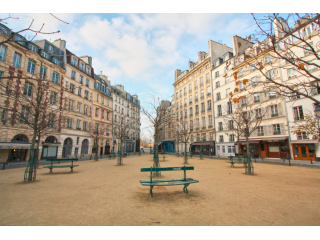 Delightful 2 bed duplex apartment with..