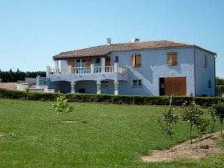 4 Bedrooms - Villa -..