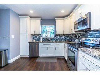3 bedroom Flat For Sale: 8690 Bridle..