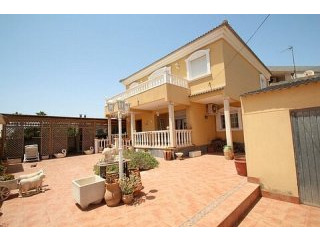 * 4 Bed Detached Villa in La Regia