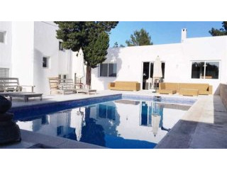 Beautiful villa in two units totaly..