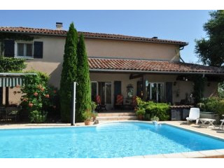 Beautifully Maintained 3 Bedroomed..