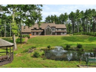5 bedroom Detached House For Sale: 620..