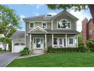 4 bedroom House For Sale: 19 Everett..