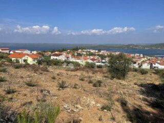 BILICE KOD ŠIBENIKA GRAĐEVINSKO ZEMLJIŠTE 5000 m2