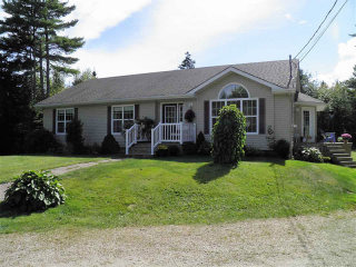 3 bedroom House For Sale: 7841 Highway..