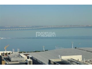 Stylish River View Apartment in Parque..
