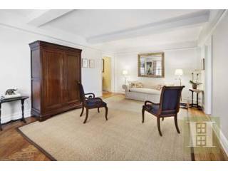 1 bedroom Apartment For Sale: 140 EAST..