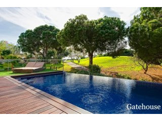 2 Beds Apartment For Sale In Vale do..