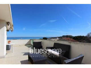 Antibes- 1 bedroom top floor apartment