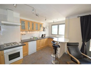 Bright And Spacious Apartment In..