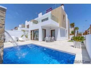 This project with a total of 24 luxurious, detached villas..