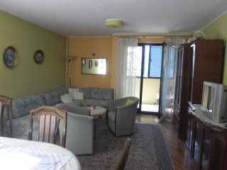 Prodajem Stan-Apartman, Banovo Brdo