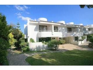 SPACIOUS 3 BED APARTMENT NEAR THE BEACH