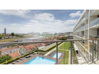 Beautiful Three Bedroom River View..