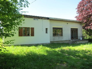 Ideal Equestrian Property with Land