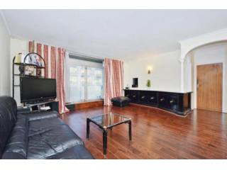 2 Bedrooms - Apartment - London - For..