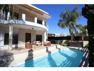 A lovely 3 bed villa in Ayios tychonas