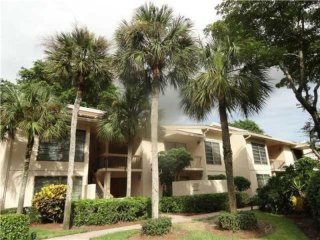 6904 Willow Wood Dr #106, Boca Raton..