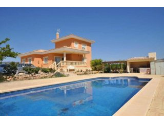 Large Rural Villa with pool and guest..