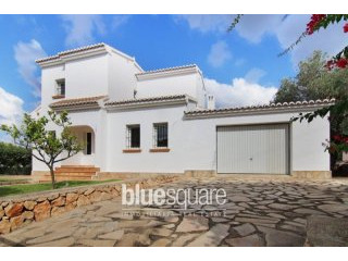 New 4 Bedroom 3 Bathroom Villa For Sale..