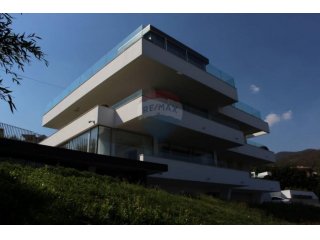 EKSKLUZIVNA VILA NA ODLIČNOJ LOKACIJI