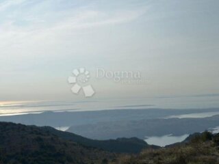 BAŠKE OŠTARIJE 22000m2 !!! SNIŽENO !!!