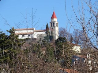 Veprinac - veliki teren za turističku namjenu !
