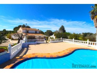 Completely renovated rustic house located in a quiet area..