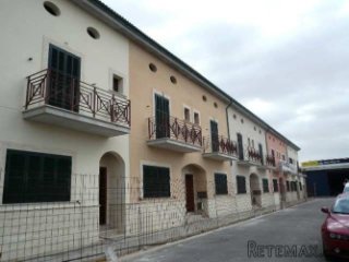 Fantastic newly-built townhouses, clozse to all amenities...