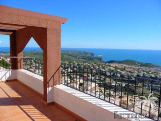 Are you looking for a 3 bedroom apartment on the Costa..