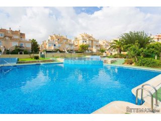 Acogedor duplex con una de las mejores zonas de piscinas..