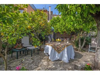Fabulous townhouse, reformed to a really high standard..