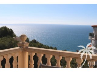 Villa with sea views in the residential area of Costa Nova..