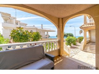 Apartamento planta baja en Cala de Moro, a tan solo 50m..